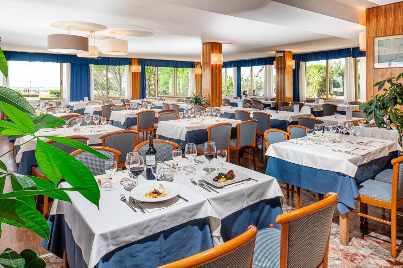 Hotel Palace Бибионе Экстерьер фото